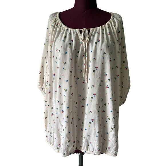 Torrid Crinkle Gauze Blouse Short Sleeve Top size 3 US 3X 22 24 Ditsy Scatter Fl - Picture 3 of 9